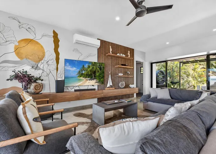 Luxury Beachfront Estate W Private Chef, Full Staffconcierge Amenities Villa